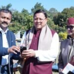 सीएम धामी ने भूपेन्द्र बसेड़ा के गीत ‘‘आ रहा है यू.सी.सी.’’ का किया विमोचन