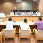 जनपद हरिद्वार में कृषि एवं उद्यान से जुड़ी फसलों की क्षति पर उच्चस्तरीय समीक्षा बैठक आयोजित, कृषि मंत्री ने कहा- फसल, पशु व भवन नुकसान का समय पर हो मुआवजा भुगतान।