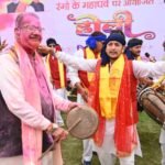 मंत्री गणेश जोशी द्वारा होली के पावन अवसर पर हाथीबड़कला स्थित अपने आवास में भव्य होली मिलन समारोह का आयोजन किया गया