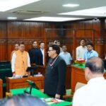 मुख्यमंत्री धामी ने कहा कि प्रधानमंत्री मोदी के संकल्प का ही परिणाम है कि आज देश के सामान्य घरों की बेटियां रसोई से रायसीना हिल तक का सफर तय कर रही है।