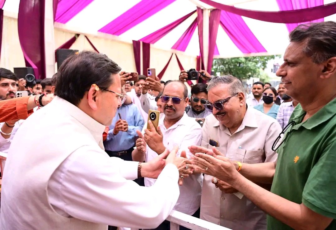 मुख्यमंत्री पुष्कर सिंह धामी ने कहा कि 60 वर्ष से अधिक आयु के वरिष्ठ पत्रकारों को ₹8000 प्रतिमाह पेंशन दी जा रही है