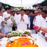 सीएम धामी ने नम आंखों से मेजर जनरल भुवन चंद्र खंडूड़ी को दी अंतिम विदाई, भावुक कर देने वाला रहा पल