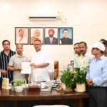 गणेश जोशी ने जैविक परिषद कर्मचारियों की समस्याओं पर अधिकारियों को किया निर्देशित