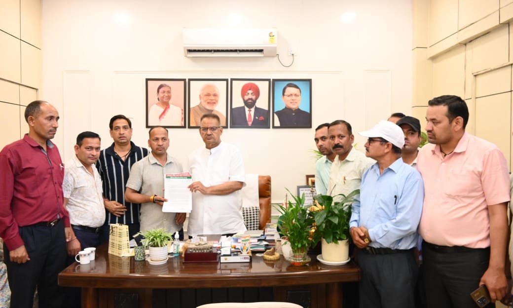 गणेश जोशी ने जैविक परिषद कर्मचारियों की समस्याओं पर अधिकारियों को किया निर्देशित