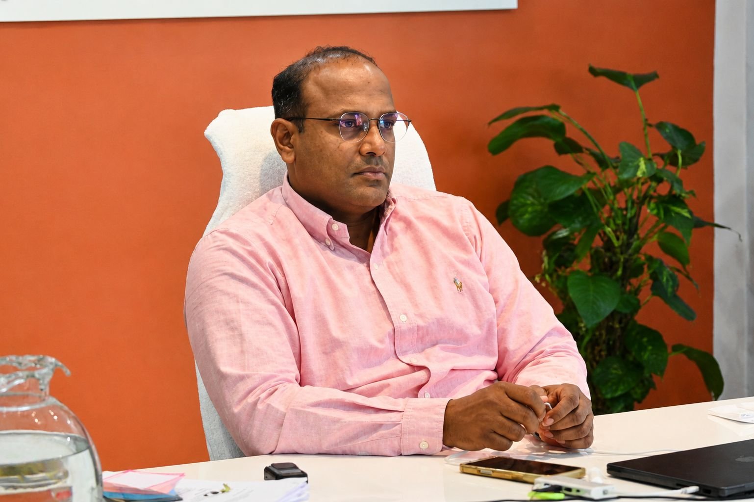 मुख्य निर्वाचन अधिकारी डॉ. बी.वी.आर. सी. पुरुषोत्तम ने बड़ी आवासीय सोसायटियों में नोडल अधिकारी तैनात कर कैंप लगाने के निर्देश दिए