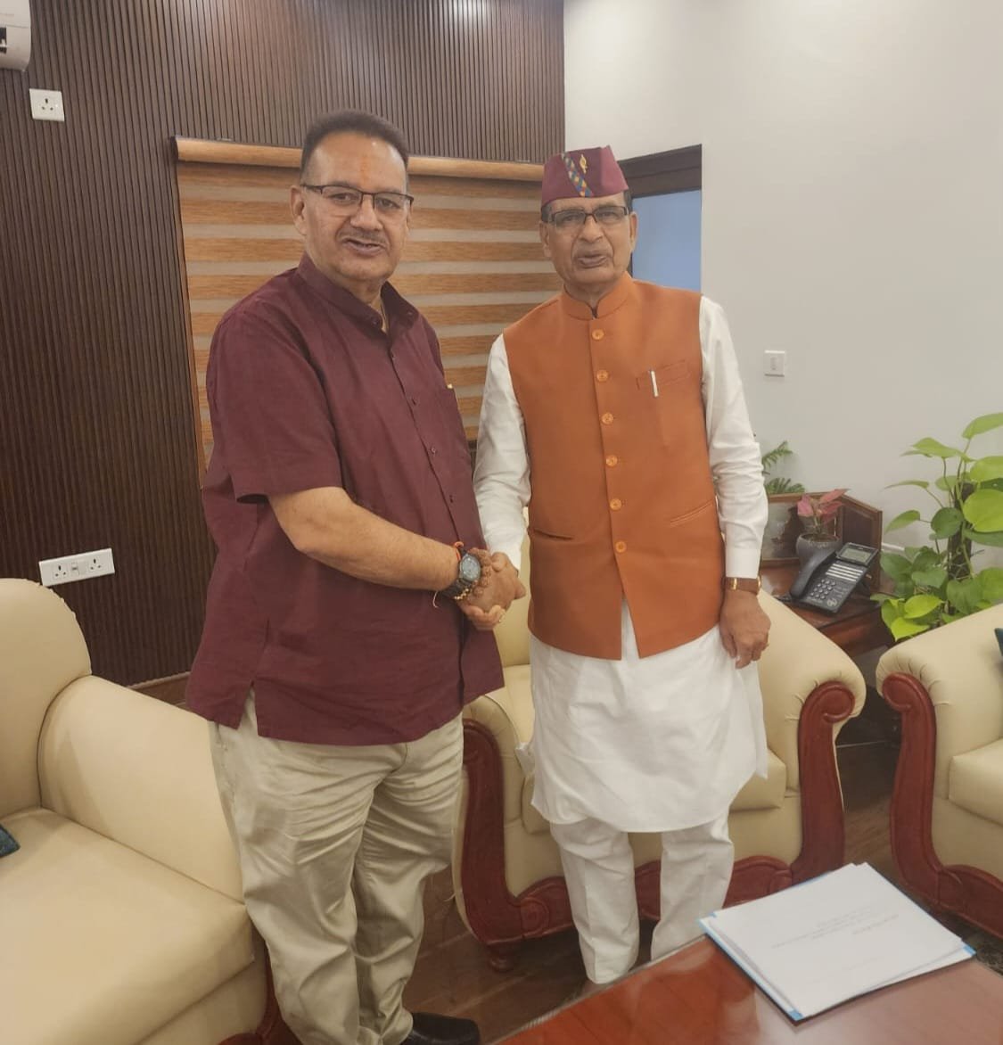 केंद्रीय कृषि मंत्री गणेश जोशी ने खरीफ सत्र को लेकर केंद्रीय मंत्री से की अहम चर्चा