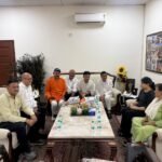 मदद मांगने पहुंचे परिजन, गंभीरता से सुनी पूरी बात  अनिल बलूनी ने दिया हरसंभव सहयोग का आश्वासन