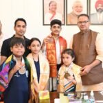कैबिनेट मंत्री गणेश जोशी ने राष्ट्रीय कराटे चैंपियनशिप में उत्कृष्ट प्रदर्शन करने वाले खिलाड़ियों का बढ़ाया उत्साह