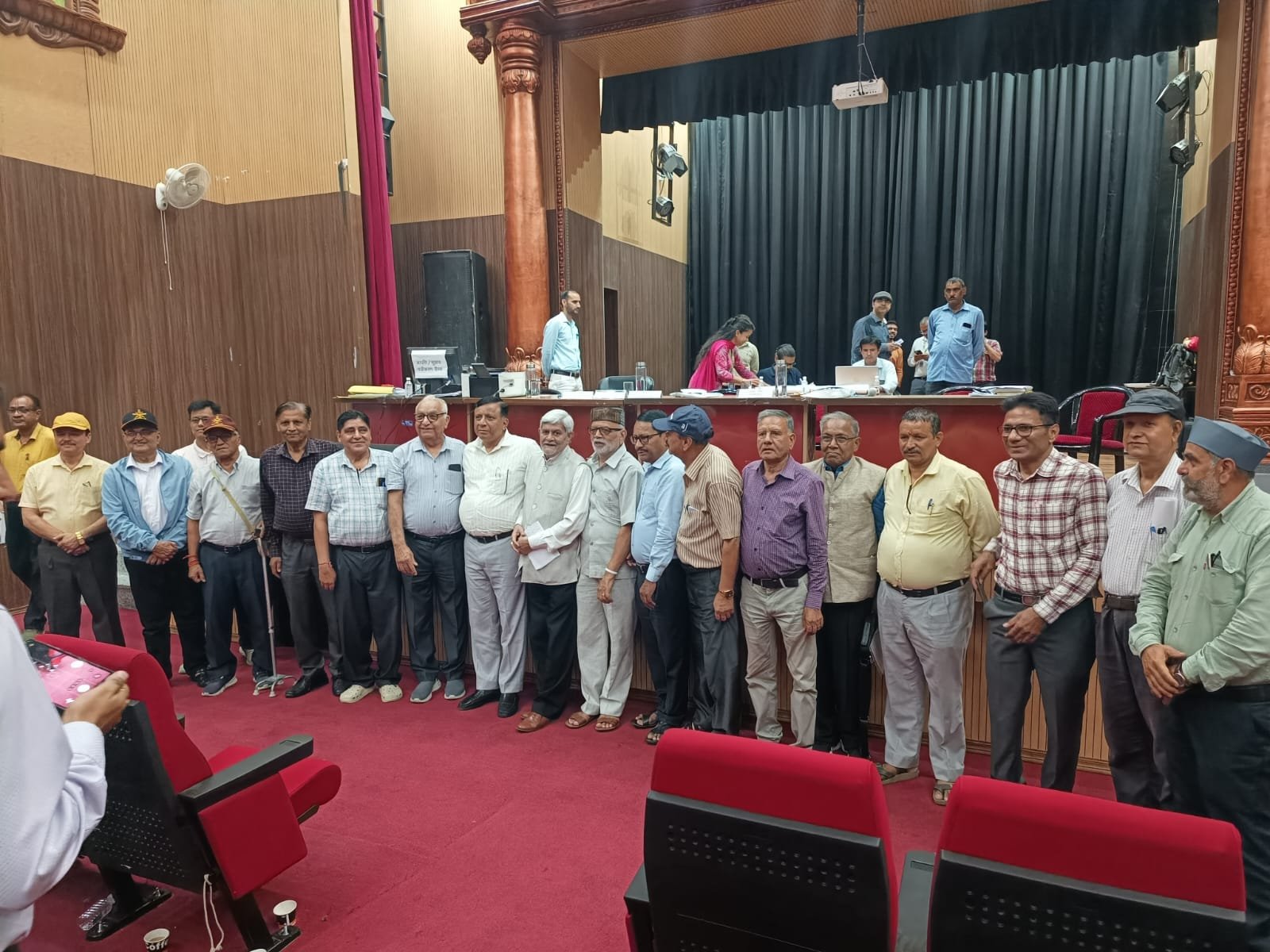 एमडीडीए उपाध्यक्ष बंशीधर तिवारी के नेतृत्व में जनसंवाद अभियान से जुड़ रहे सभी 12 सेक्टरों के नागरिक