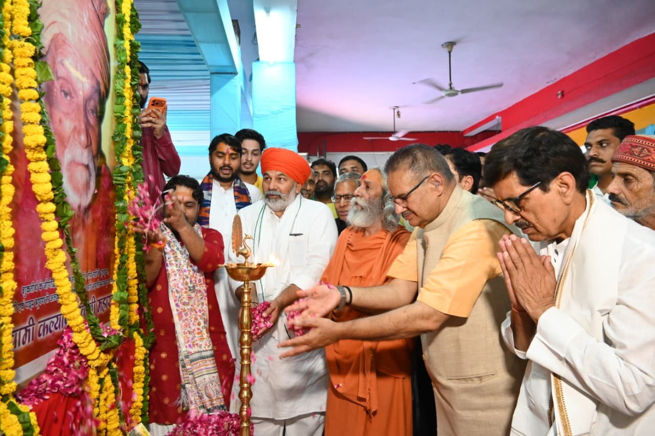 कृषि मंत्री गणेश जोशी ने श्री शुकदेव मंदिर में की पूजा-अर्चना, प्रदेशवासियों के लिए मांगी सुख-समृद्धि