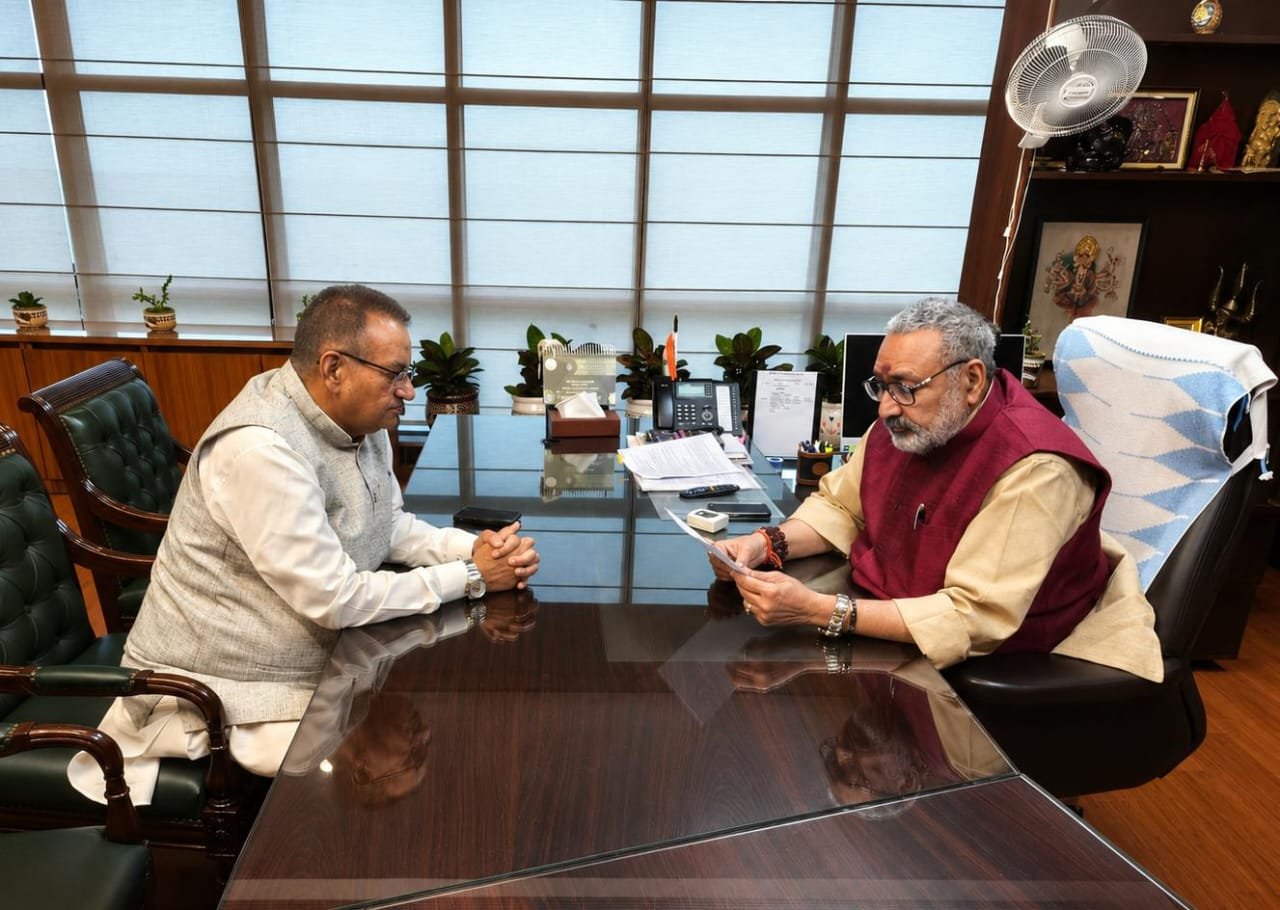 रेशम उद्योग के विकास में हरसंभव सहयोग का केंद्रीय वस्त्र मंत्री गिरिराज सिंह ने दिया आश्वासन