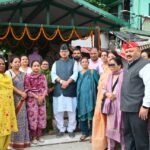 सैनिक कल्याण मंत्री गणेश जोशी ने पहाड़ी शैली में बनने वाले भव्य शहीद द्वार की जानकारी दी