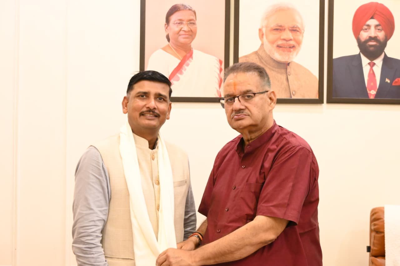 सैनिक कल्याण मंत्री गणेश जोशी ने कर्नल कृष्ण कांत बाजपेयी के सैन्य योगदान की प्रशंसा की