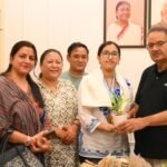 कैबिनेट मंत्री गणेश जोशी ने गोल्ड मेडल विजेता शूटिंग खिलाड़ी अनुष्का ओटानी को किया सम्मानित