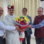 सतपाल महाराज से मिले साउथेम्प्टन विश्वविद्यालय के छात्र-छात्रा, पर्यटन को लेकर हुई चर्चा