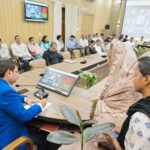 समाधान दिवस में बुजुर्गों की पीड़ा सुन डीएम सख्त, अधिकारियों को त्वरित कार्रवाई के निर्देश